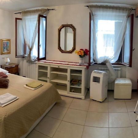 Home Lovers Apartment Венеция Экстерьер фото