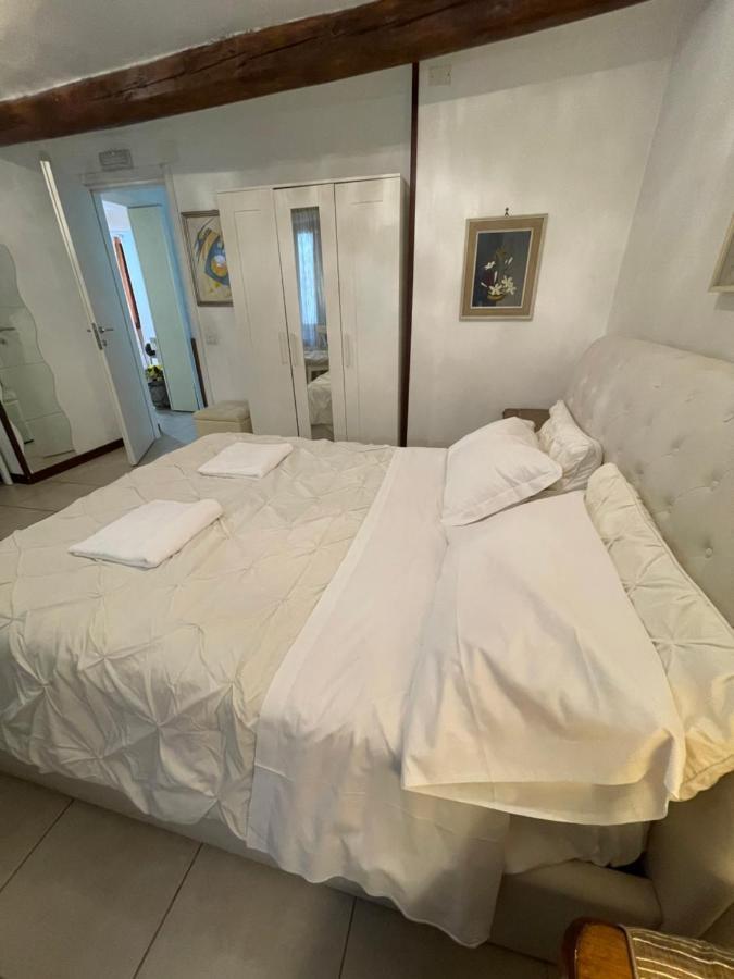 Home Lovers Apartment Венеция Экстерьер фото